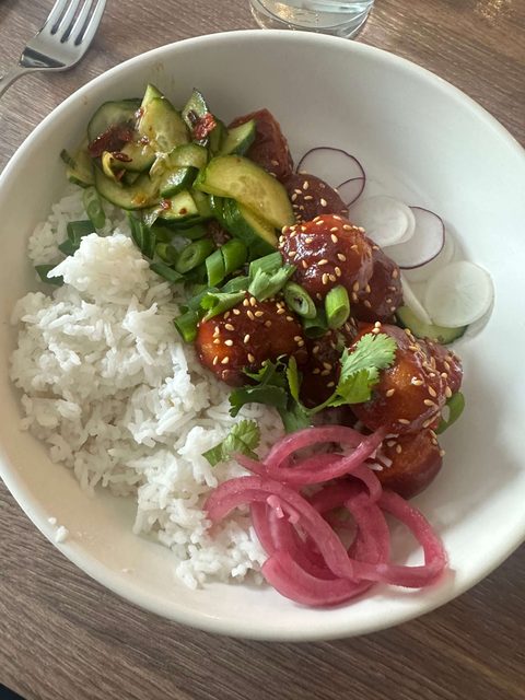 Spicy (IKEA) chicken meatballs & cucumber salad